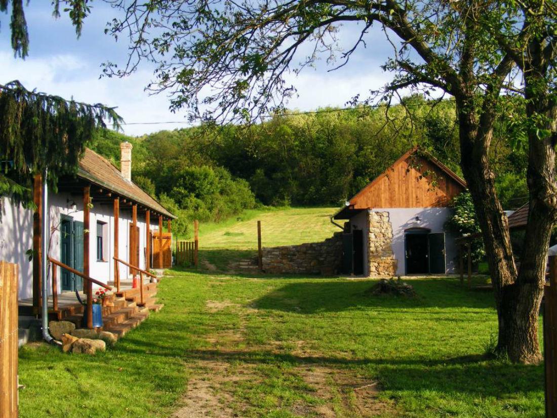 Bakancstanya Ketbodony Exterior photo
